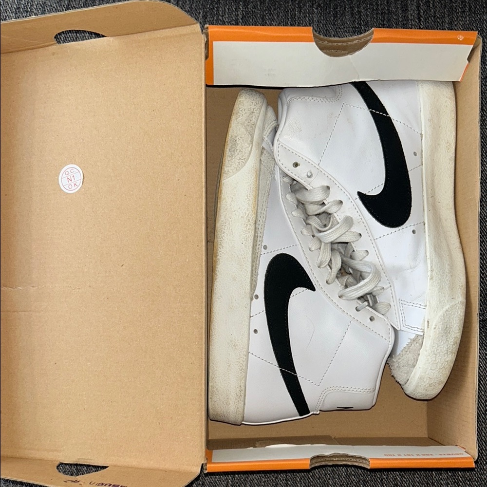 Nike Blazer Mid ‘77